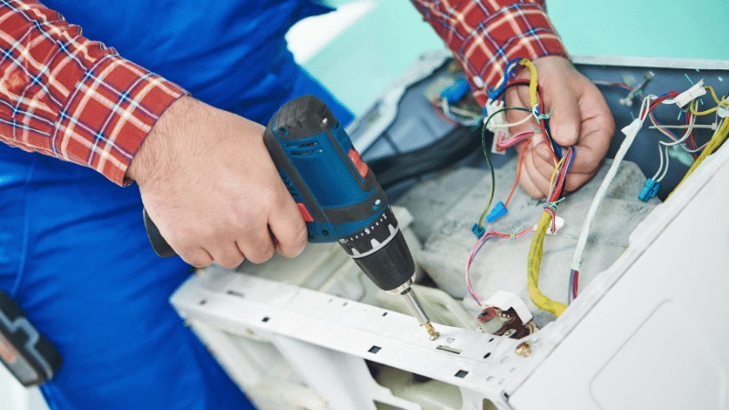 Kızılcahamam Tcl Tcl çamaşır makinesi kart tamiri – Su almama arızası orijinal parça ile giderildi. - Teknik servis örneği